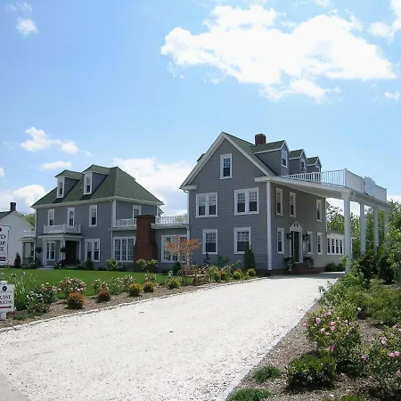 1848 Island Manor House Bed & Breakfast